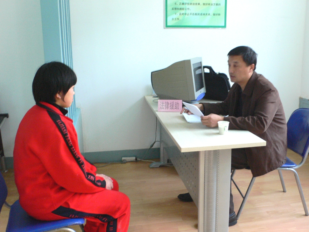 �ˆT�Ɏ���(du��)�ڽ��ˆT�M(j��n)�з���Ԯ��